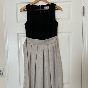 Closet London, size US 6. With tag. Black and silver.